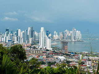 Tourists in Panama City Only Get Half the Story