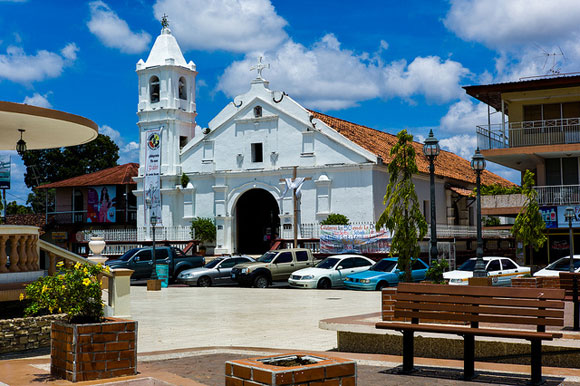 How One Bostonian Opened a Sports Bar in Panama