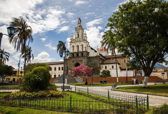 This Little Mountain Town in Ecuador Will Make You Smile