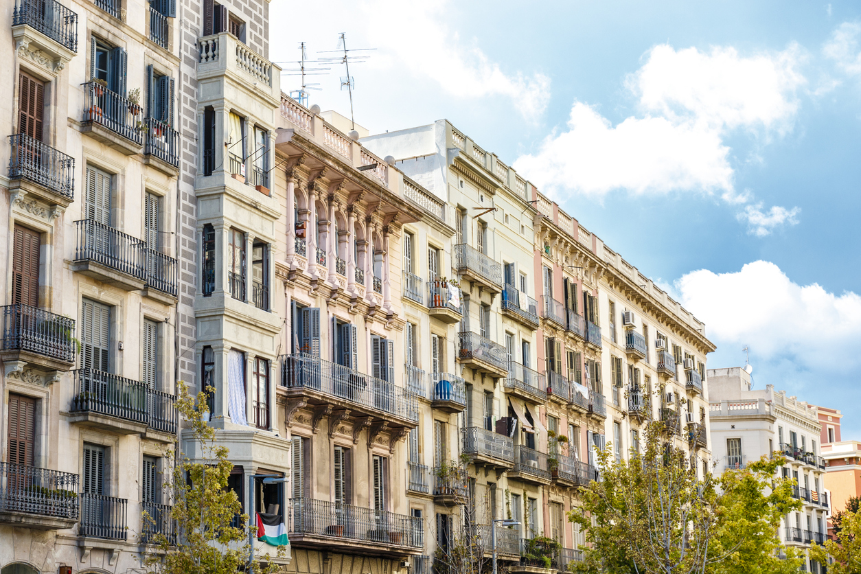 How Do I Find Long-Term Rentals in Spain?
