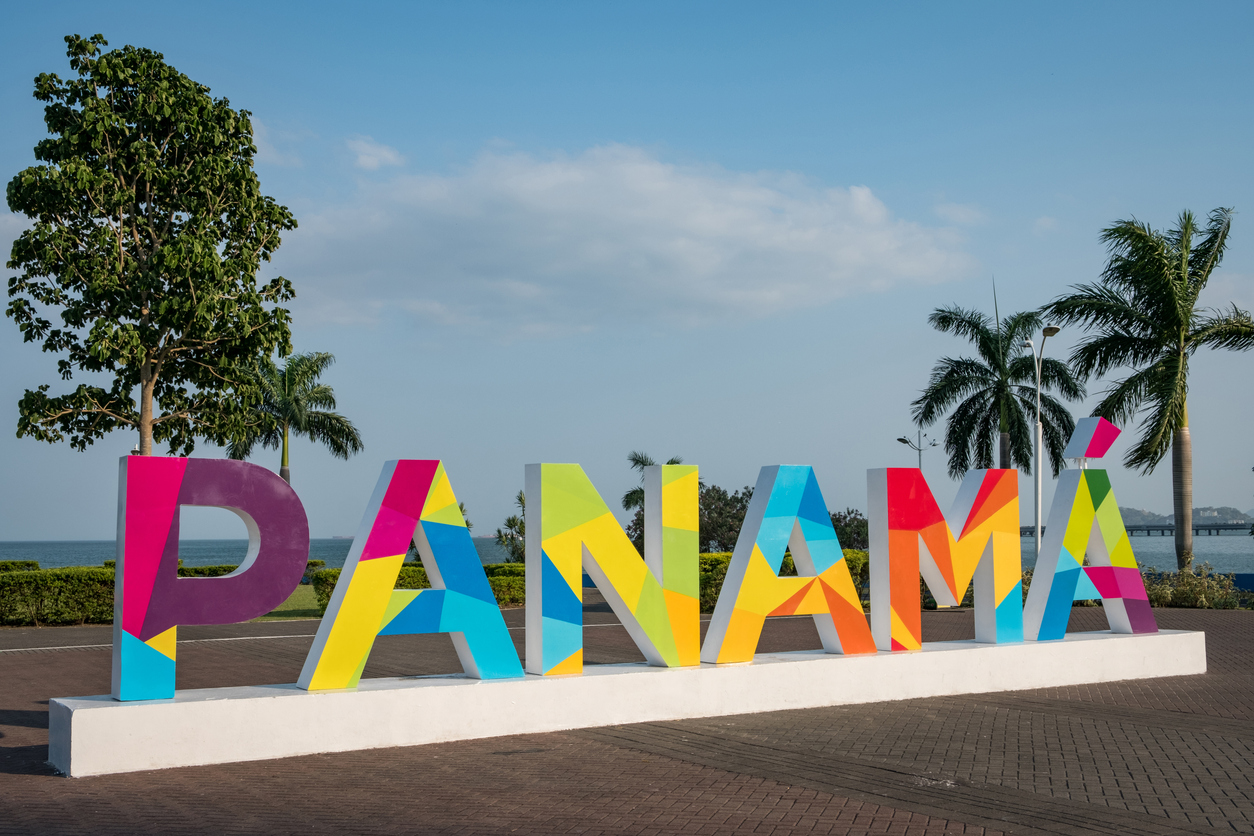 Can I Run a Small Business if I Retire in Panama?