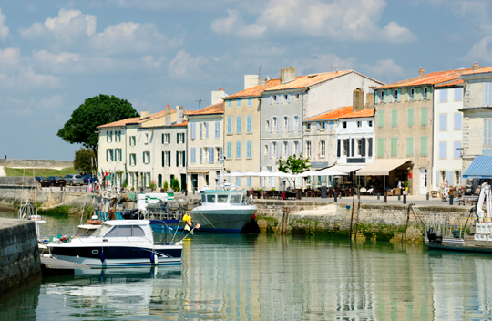 Bikes, Beaches, and Oysters on France’s Secret Island