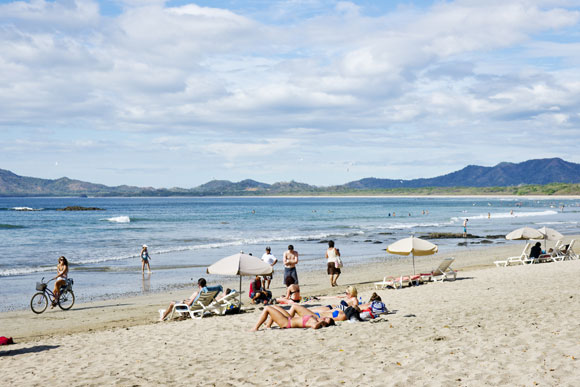 The Best Beaches in Tamarindo for Surfing and Relaxing