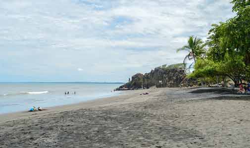A Simple, Stress-Free Lifestyle in Puntarenas, Costa Rica